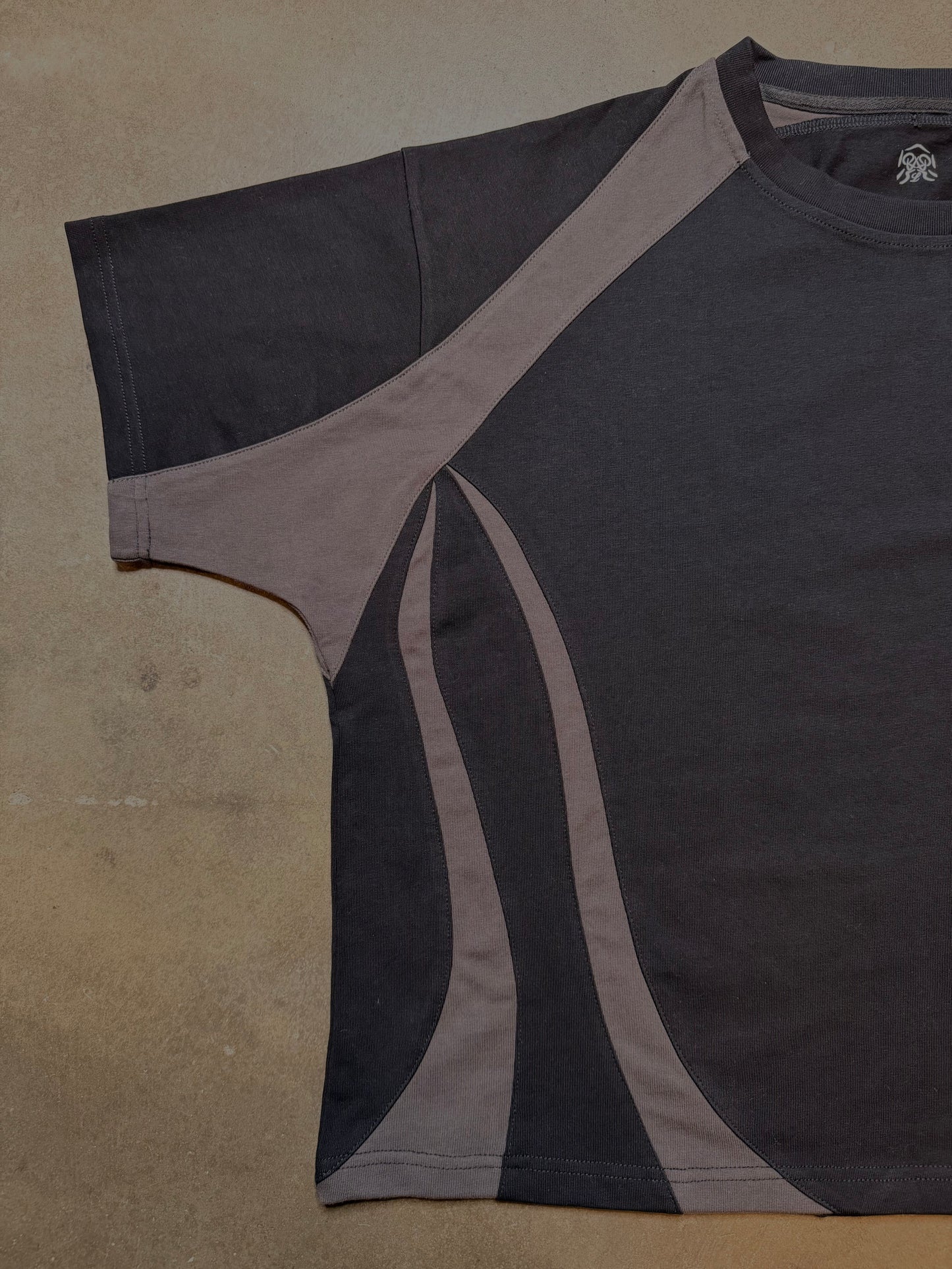 Aura Cropped Boxy Tee Black-Grey